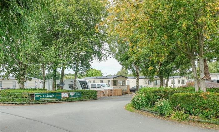Lakeside Caravan Park